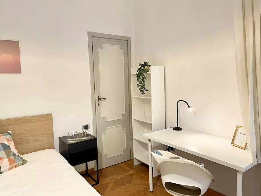 Immagine 5 di Camera in affitto  in Via Gustavo Modena a Firenze