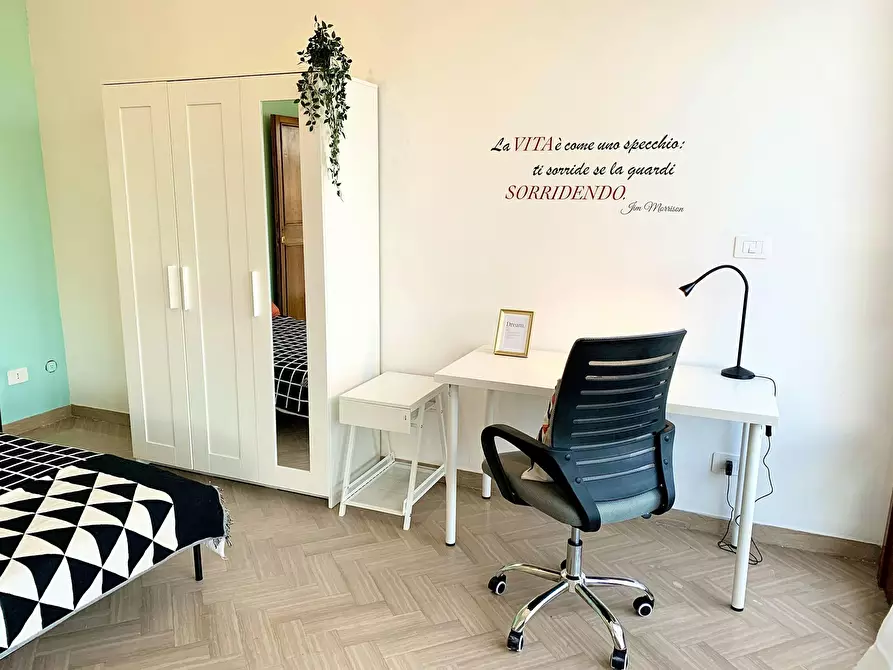 Immagine 6 di Camera in affitto  in Viale Francesco Redi a Firenze