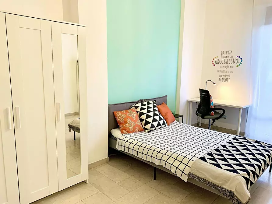 Immagine 4 di Camera in affitto  in Viale Francesco Redi a Firenze