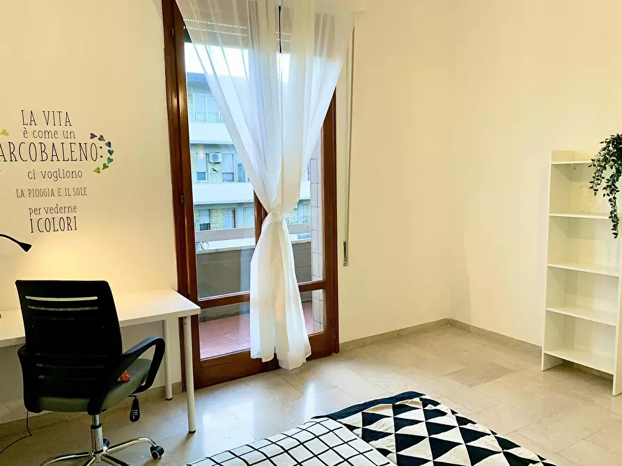 Immagine 8 di Camera in affitto  in Viale Francesco Redi a Firenze