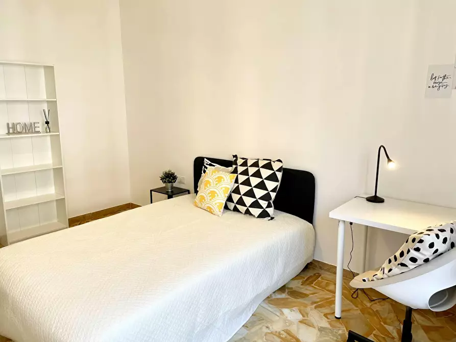 Immagine 4 di Camera in affitto  in Via Caduti di Cefalonia a Firenze