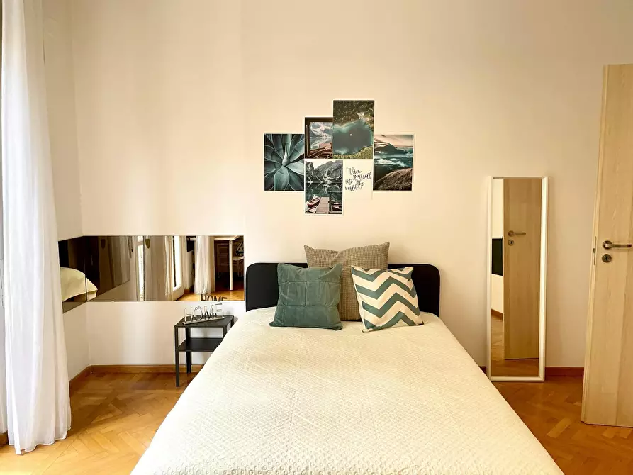 Immagine 2 di Camera in affitto  in Via Gustavo Modena a Firenze