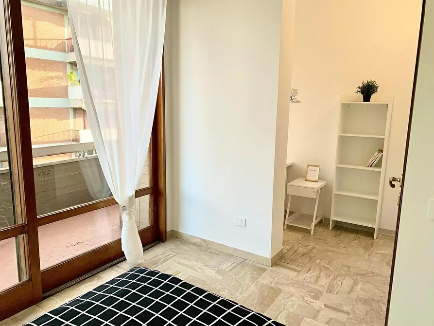 Immagine 9 di Camera in affitto  in Viale Francesco Redi a Firenze