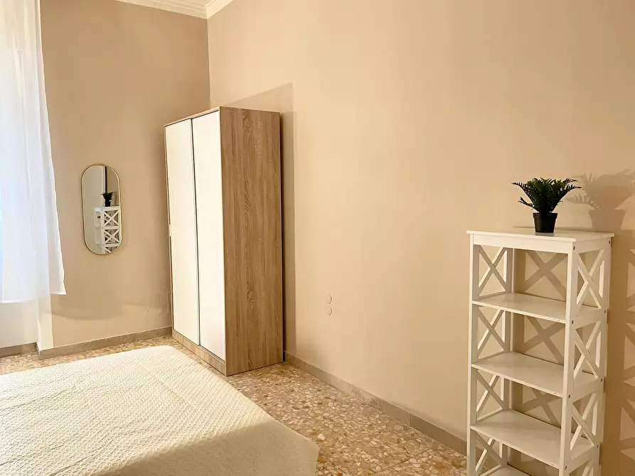 Immagine 5 di Camera in affitto  in Lungarno Amerigo Vespucci a Firenze