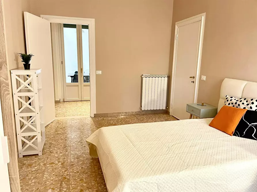 Immagine 3 di Camera in affitto  in Lungarno Amerigo Vespucci a Firenze