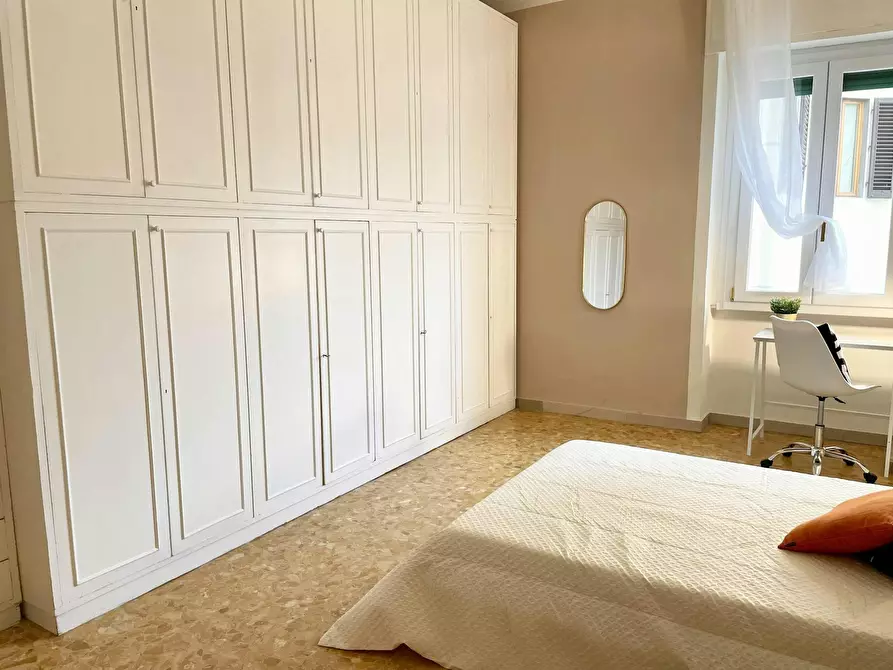 Immagine 5 di Camera in affitto  in Lungarno Amerigo Vespucci a Firenze