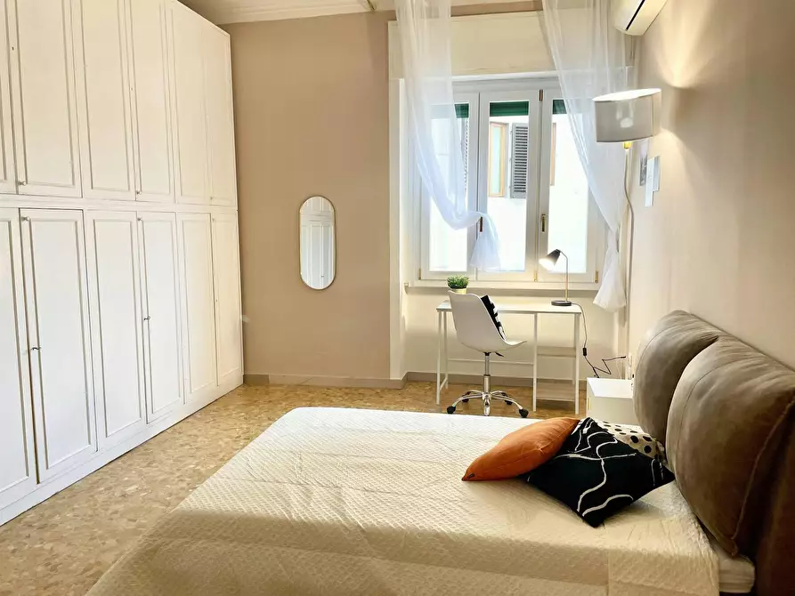 Immagine 2 di Camera in affitto  in Lungarno Amerigo Vespucci a Firenze