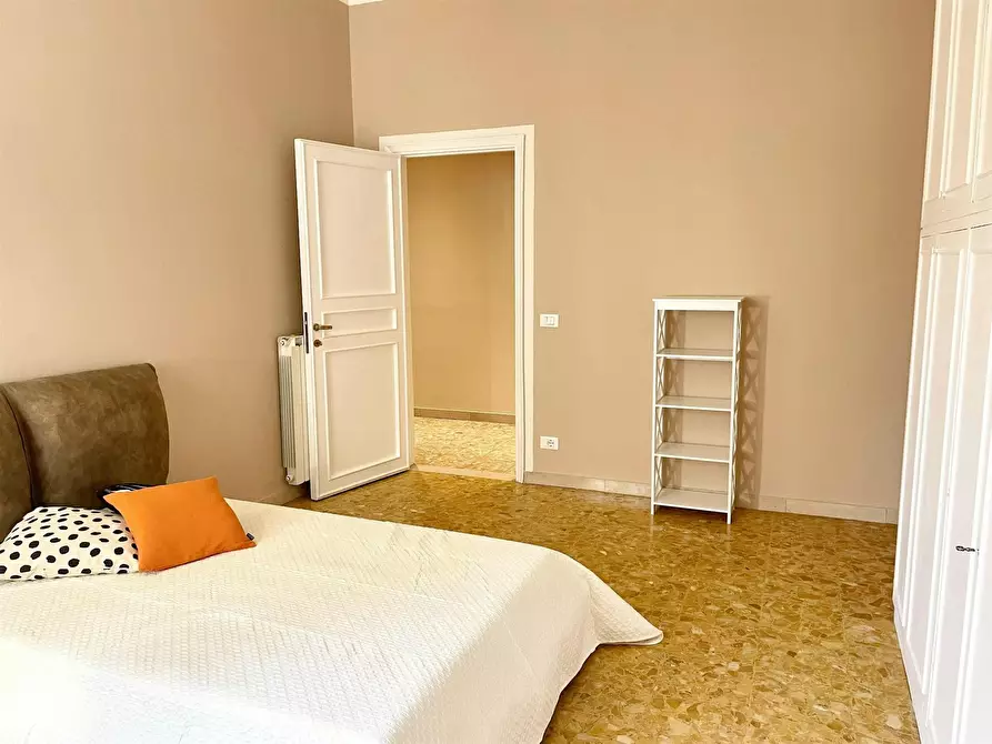 Immagine 3 di Camera in affitto  in Lungarno Amerigo Vespucci a Firenze