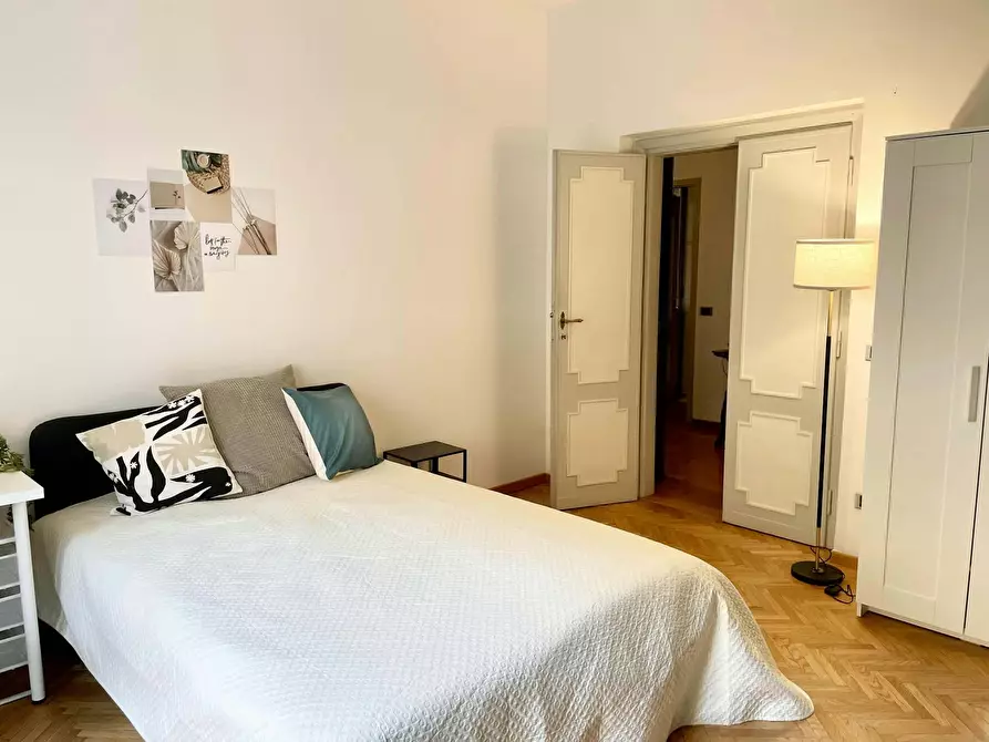 Immagine 1 di Camera in affitto  in Via Gustavo Modena a Firenze