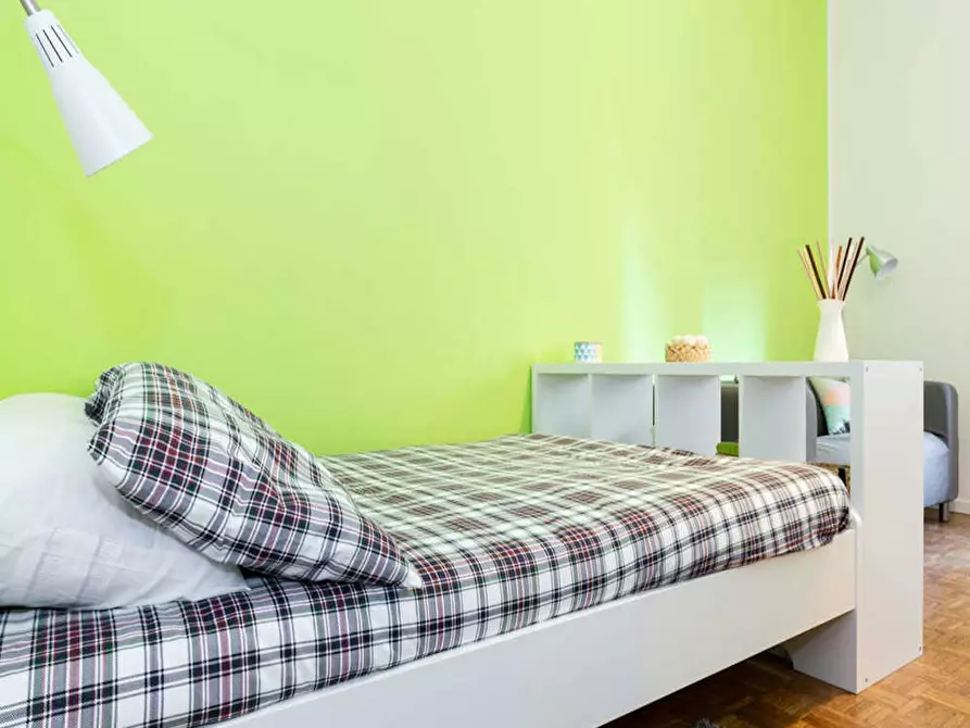 Immagine 1 di Camera in affitto  in Via dei Salici a Buccinasco