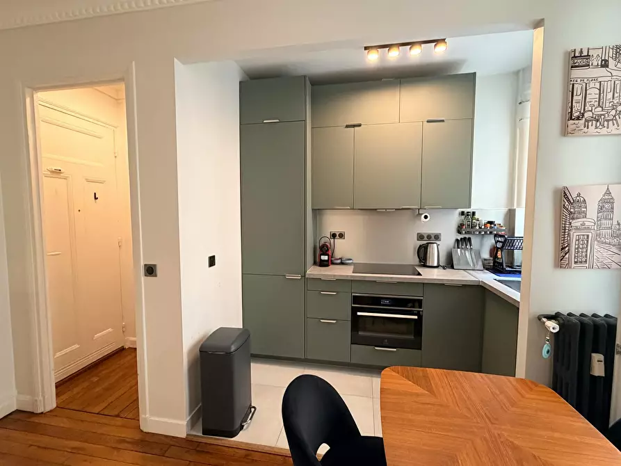 Immagine 2 di Appartamento in affitto  in Rue Saint-Didier a Paris 16