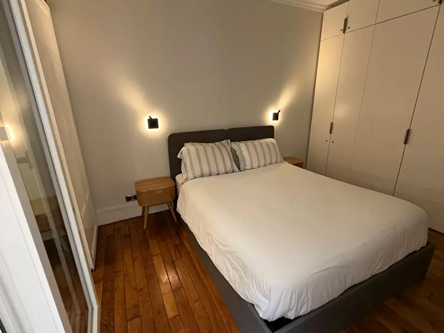 Immagine 5 di Appartamento in affitto  in Rue Saint-Didier a Paris 16