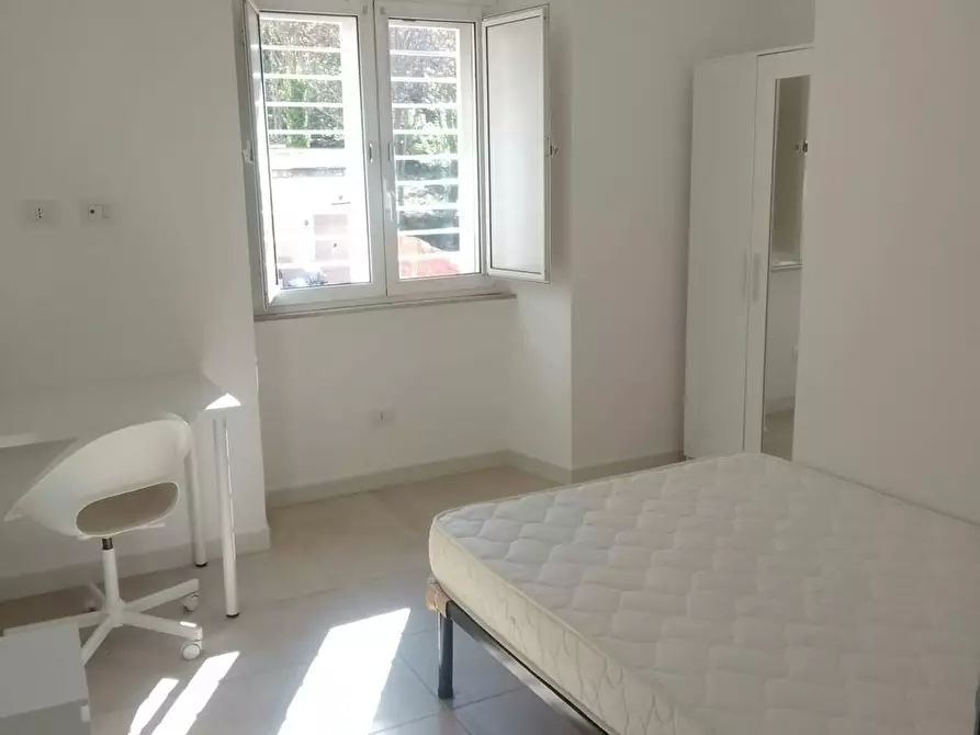 Immagine 1 di Camera in affitto  in Via Benadir a Roma