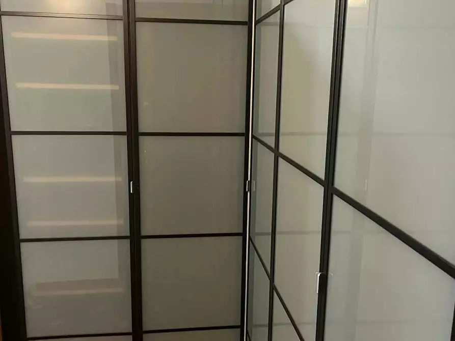 Immagine 6 di Camera in affitto  in Via Ippolito Nievo a Monza