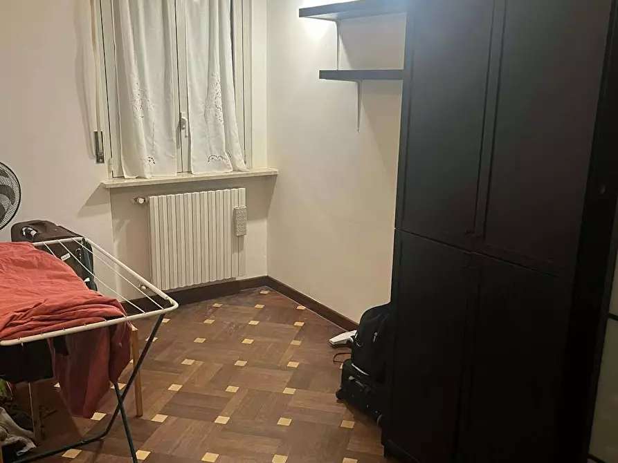 Immagine 5 di Camera in affitto  in Via Ippolito Nievo a Monza