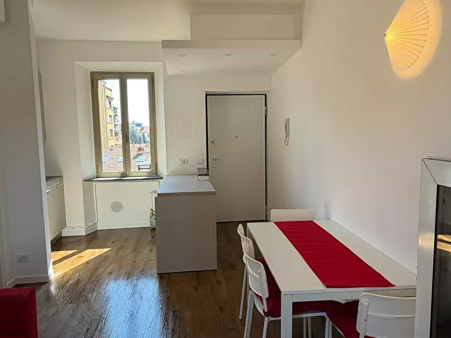 Immagine 1 di Casa indipendente in affitto  in Via Ascanio Sforza a Milano