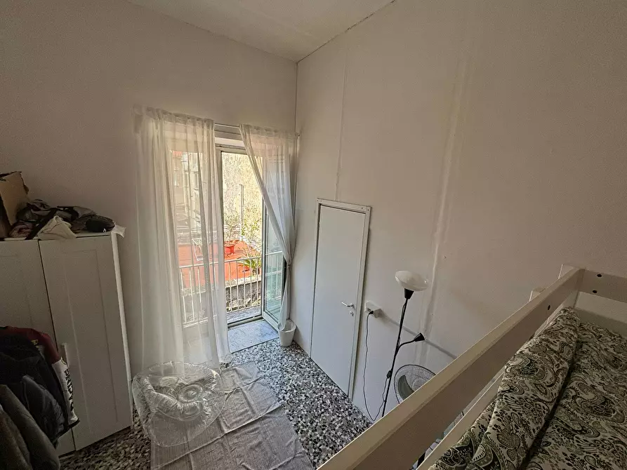 Immagine 3 di Camera in affitto  in Via dei Tribunali a Napoli