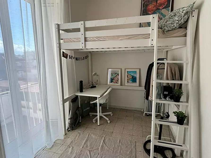 Immagine 1 di Camera in affitto  in Via dei Tribunali a Napoli