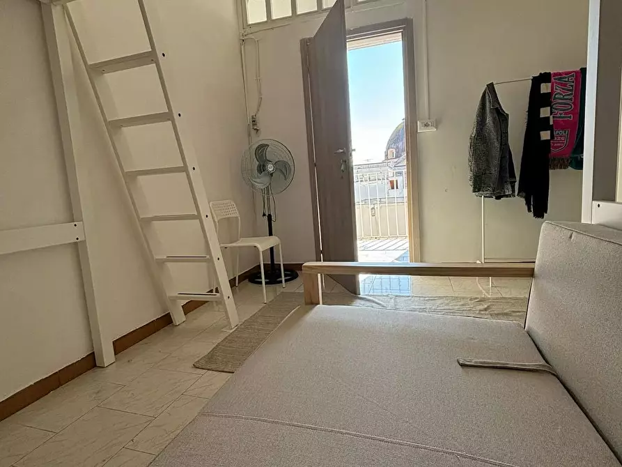 Immagine 9 di Camera in affitto  in Via dei Tribunali a Napoli