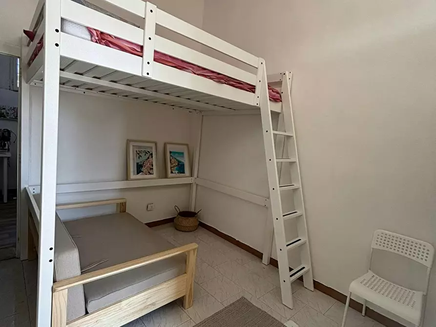 Immagine 1 di Camera in affitto  in Via dei Tribunali a Napoli