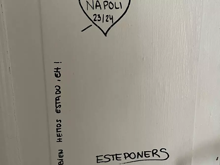 Immagine 7 di Camera in affitto  in Via dei Tribunali a Napoli