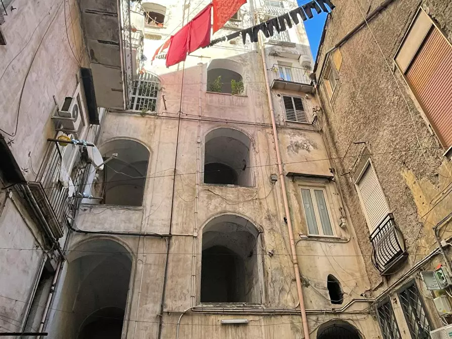 Immagine 10 di Camera in affitto  in Via dei Tribunali a Napoli