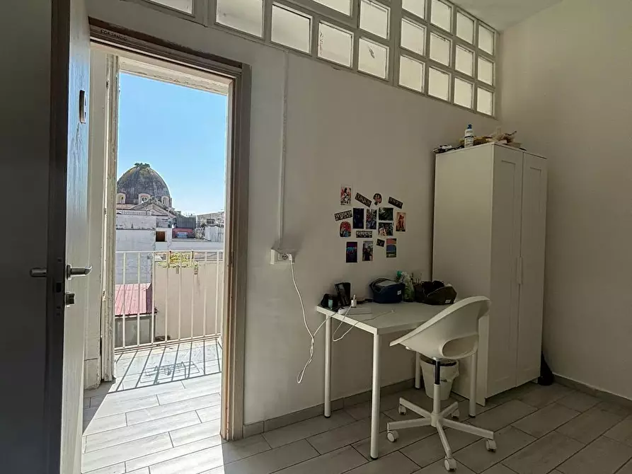 Immagine 1 di Camera in affitto  in Via dei Tribunali a Napoli
