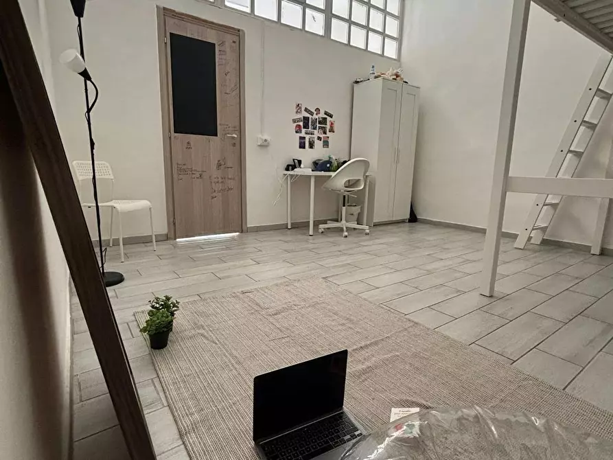 Immagine 5 di Camera in affitto  in Via dei Tribunali a Napoli