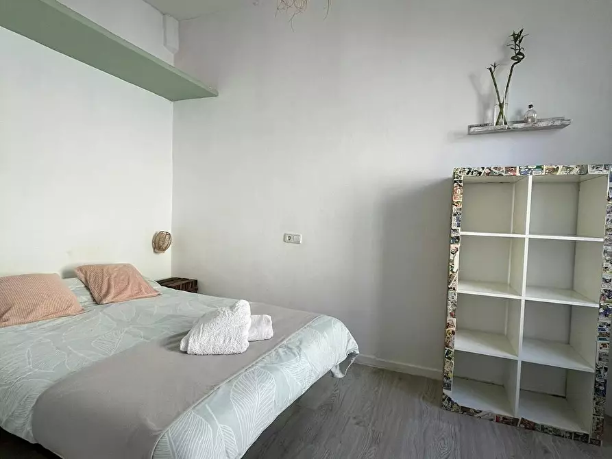 Immagine 6 di Casa indipendente in affitto  in Passatge del Taulat a Barcelona