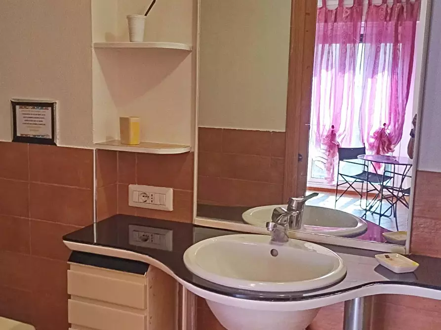 Immagine 9 di Appartamento in affitto  in Via Nuova Marina a Napoli