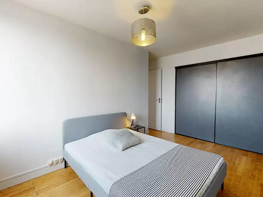 Immagine 1 di Camera in affitto  in Rue Francis de Pressensé a Villeurbanne