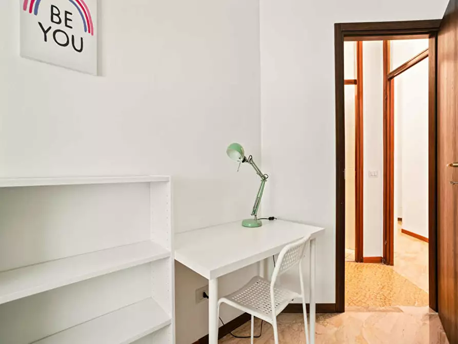 Immagine 3 di Camera in affitto  in Via delle Forze Armate a Milano