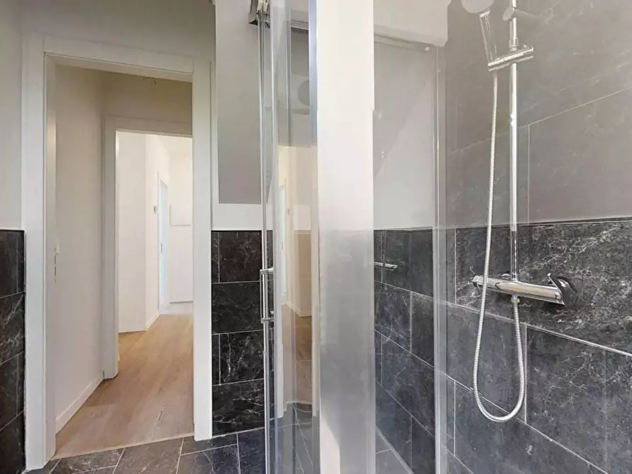 Immagine 8 di Camera in affitto  in Via Giosuè Carducci a Venezia