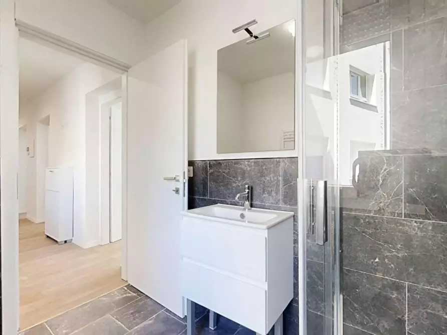 Immagine 8 di Camera in affitto  in Via Giosuè Carducci a Venezia