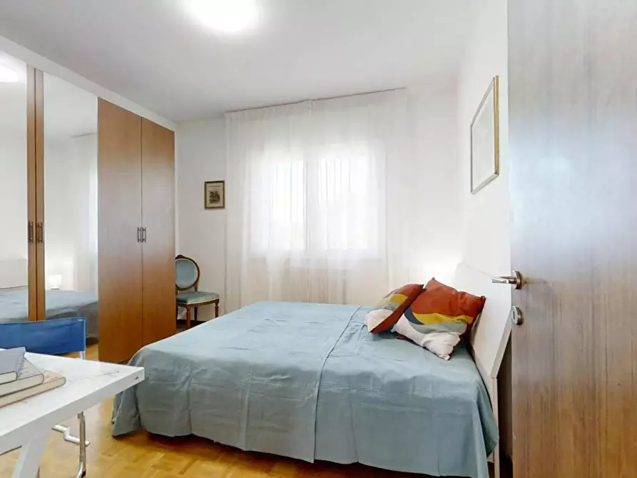 Immagine 1 di Camera in affitto  in Via Aleardo Aleardi a Venezia