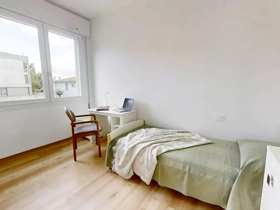 Immagine 1 di Camera in affitto  in Via Cosme Tura a Padova