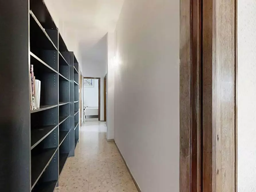 Immagine 6 di Camera in affitto  in Via Volturno a Venezia