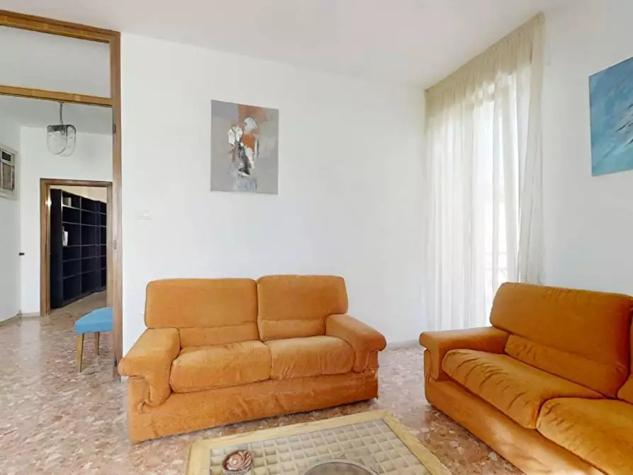 Immagine 5 di Camera in affitto  in Via Volturno a Venezia