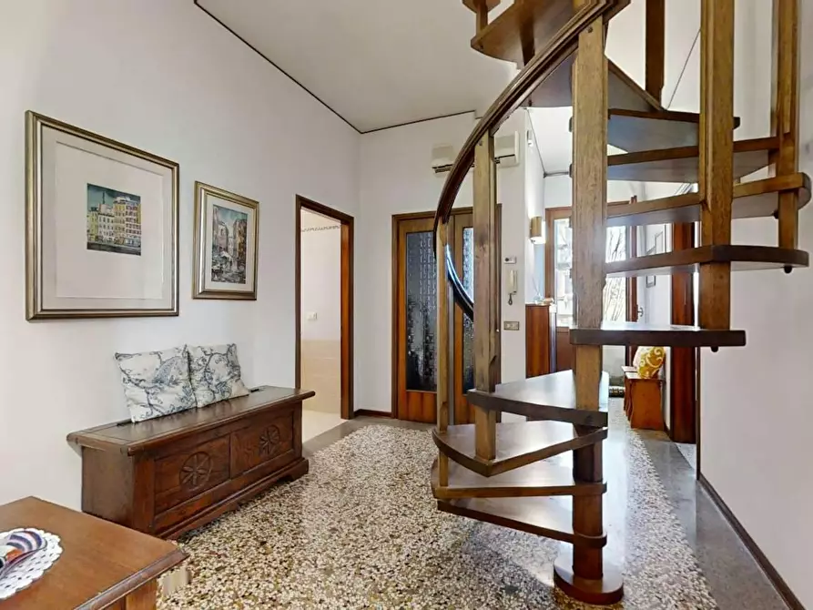 Immagine 10 di Camera in affitto  in Via Angelo Toffoli a Venezia