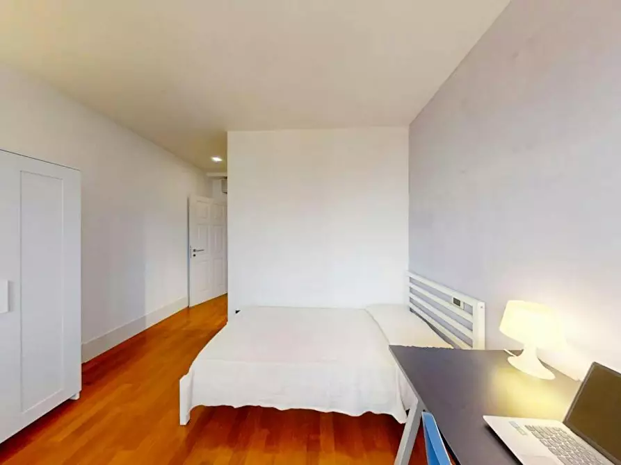 Immagine 5 di Camera in affitto  in Via Enrico degli Scrovegni a Padova