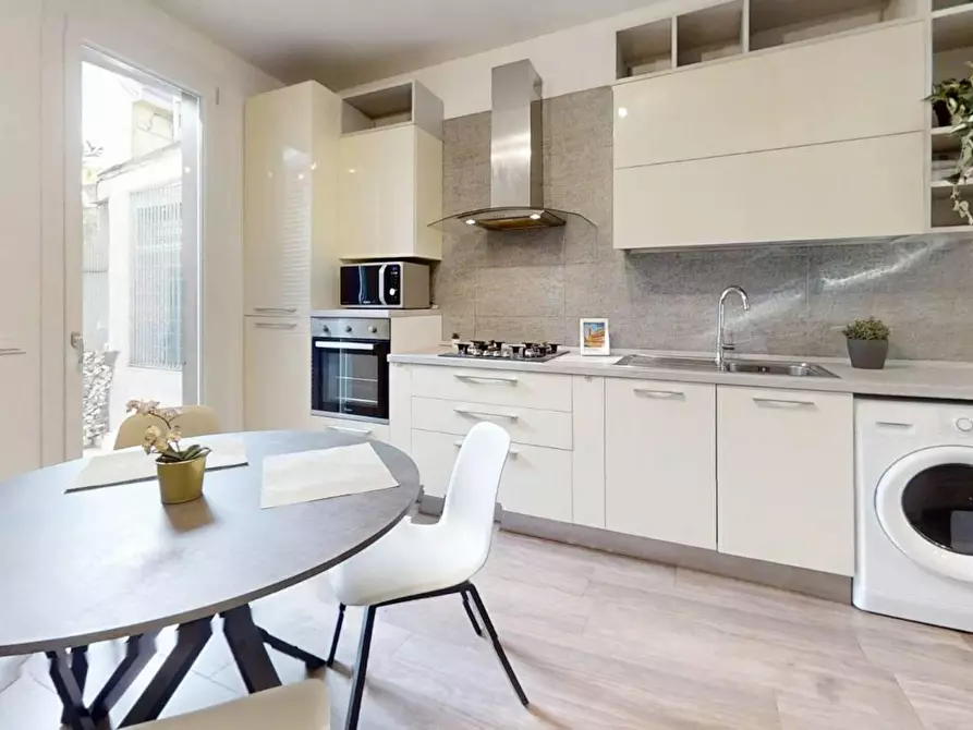 Immagine 10 di Camera in affitto  in Via Giambellino a Padova