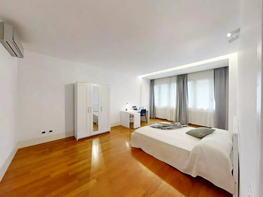 Immagine 6 di Camera in affitto  in Via Enrico degli Scrovegni a Padova