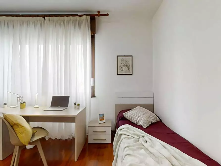 Immagine 2 di Camera in affitto  in Via V. Alfieri a Albignasego