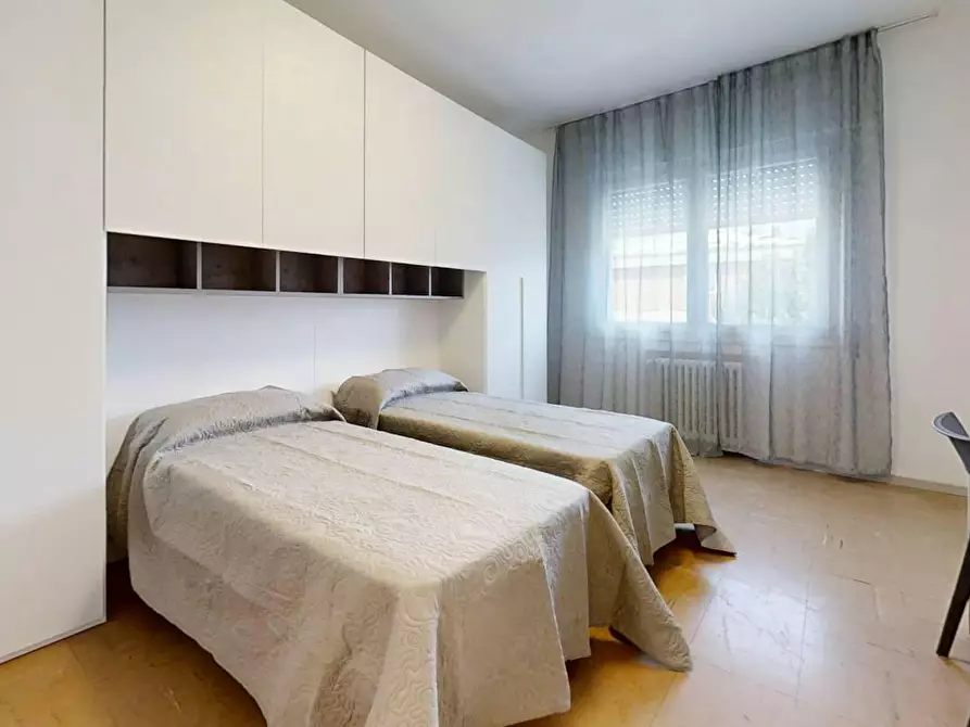 Immagine 1 di Camera in affitto  in Via Trento a Venezia