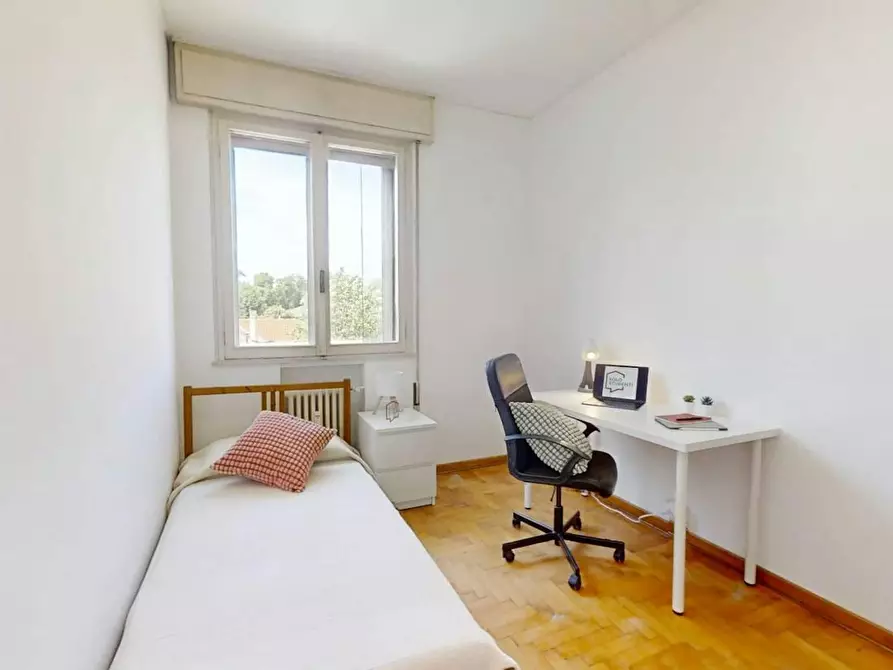 Immagine 2 di Camera in affitto  in Via Antonio Medin a Padova