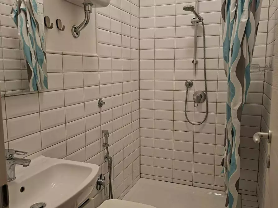 Immagine 5 di Camera in affitto  in Via Varvariana a Roma