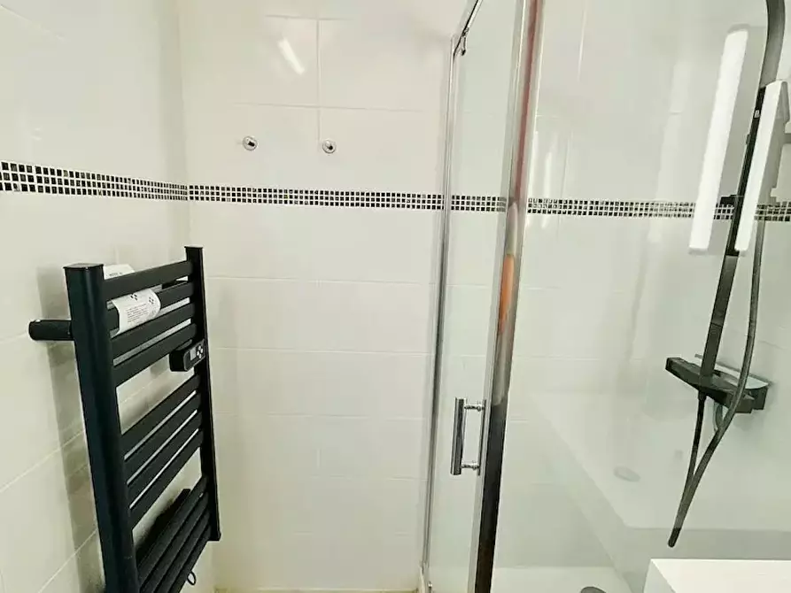 Immagine 10 di Camera in affitto  in Rue Clément Michut a Villeurbanne