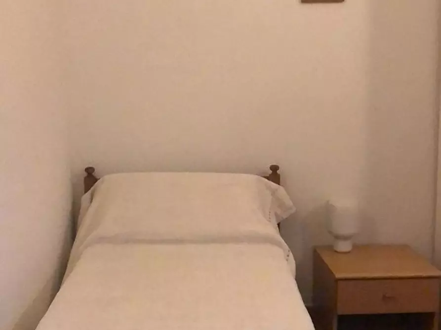 Immagine 2 di Camera in affitto  in Via Castiglione a Bologna