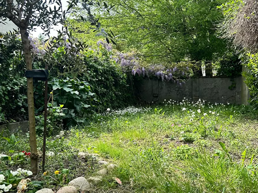 Immagine 5 di Camera condivisa in affitto  in Via Montello a Padova