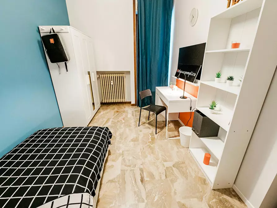 Immagine 4 di Camera in affitto  in Via XXIV Maggio a Bergamo